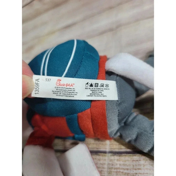 Chick Fil A Plush Back To School Cow Stuffed Animal Grilled Chikin Gits A+ 9" - Picture 3 of 8